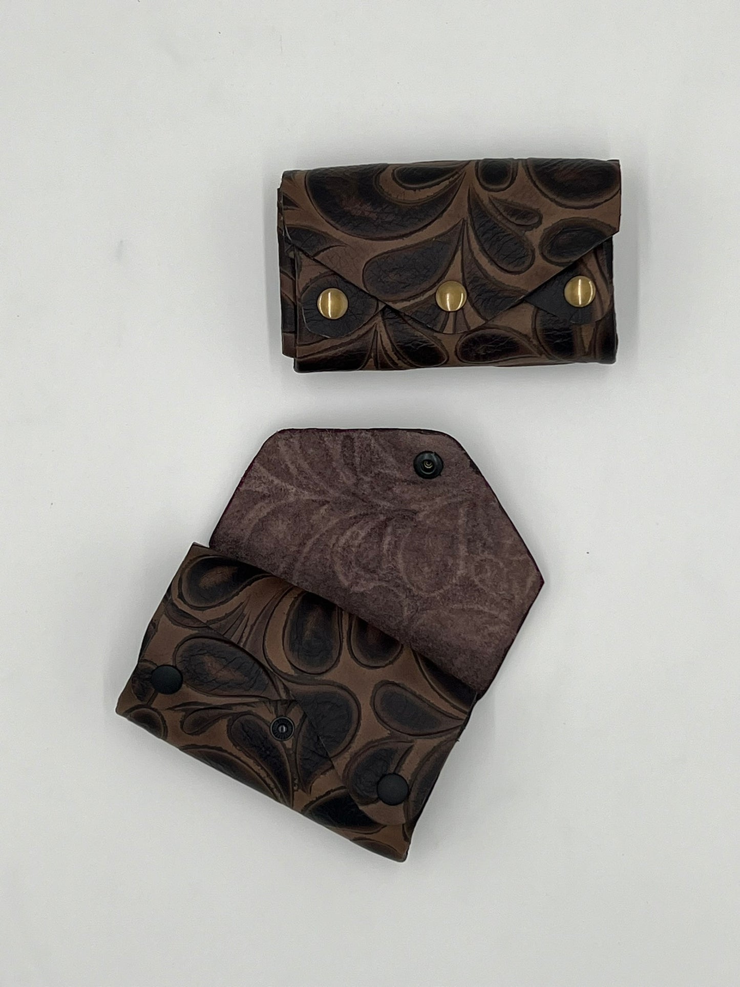 Embossed leather wallet with 3 compartments
