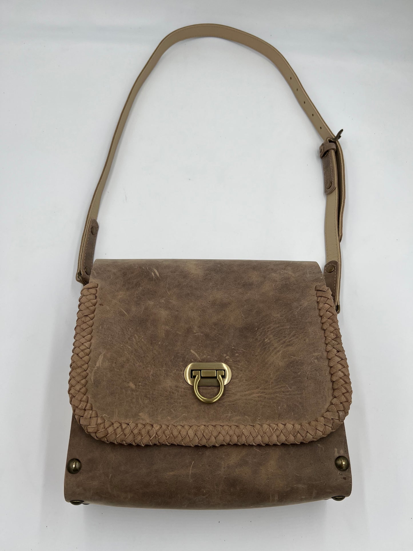 Crazy horse leather and oak wood crossbody bag with lace edging