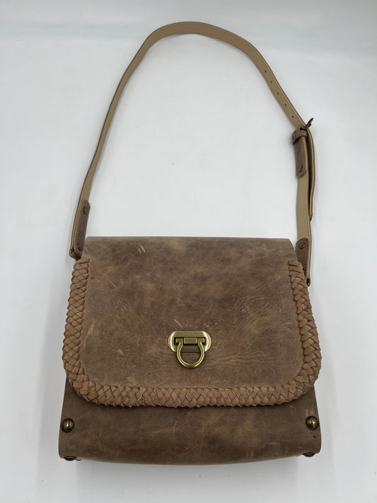 Crazy horse leather and oak wood crossbody bag with lace edging