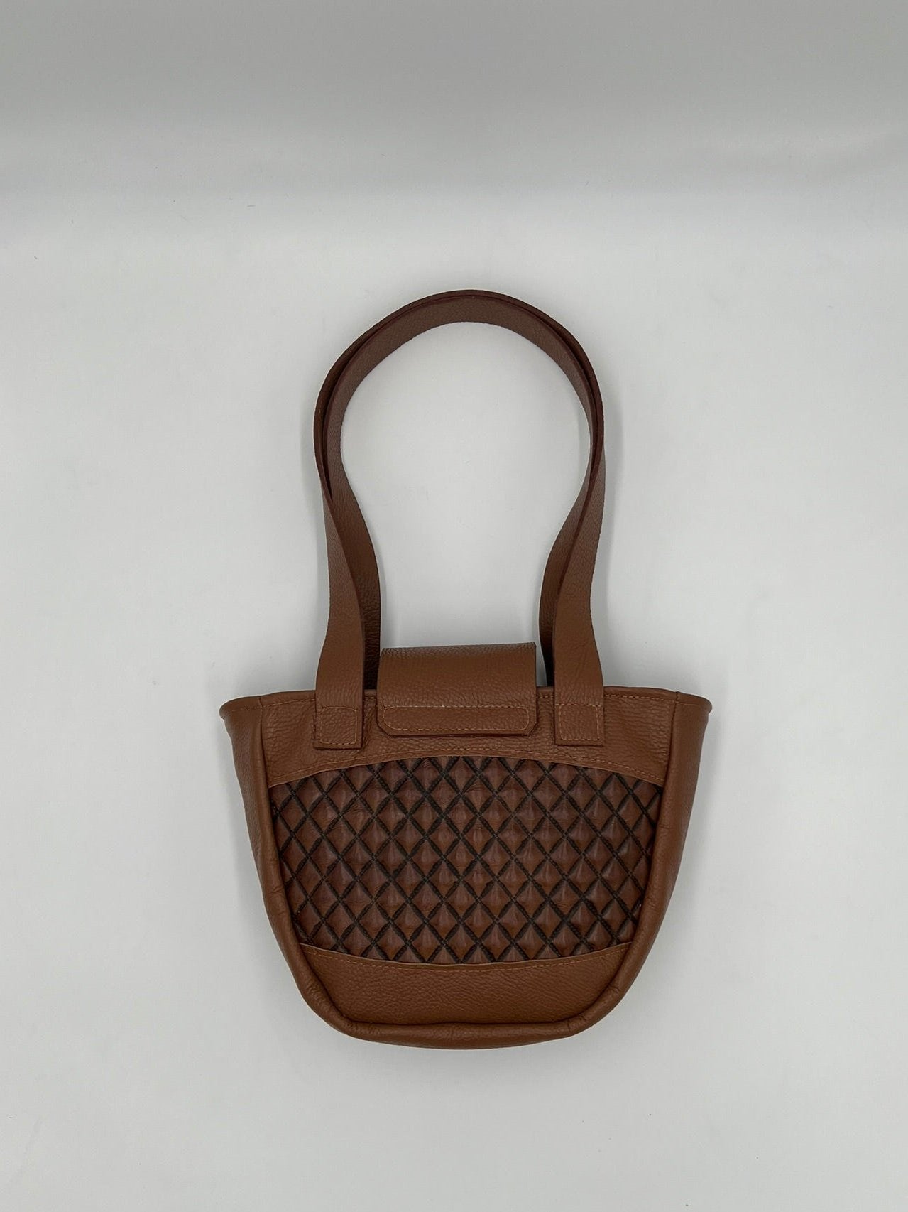 Small tote in Caramel leather with diamond embossed detail